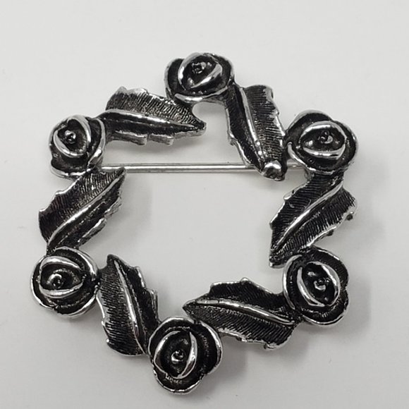 Sarah Coventry Silver Tone Rose Wreath Brooch Pin - Picture 1 of 3